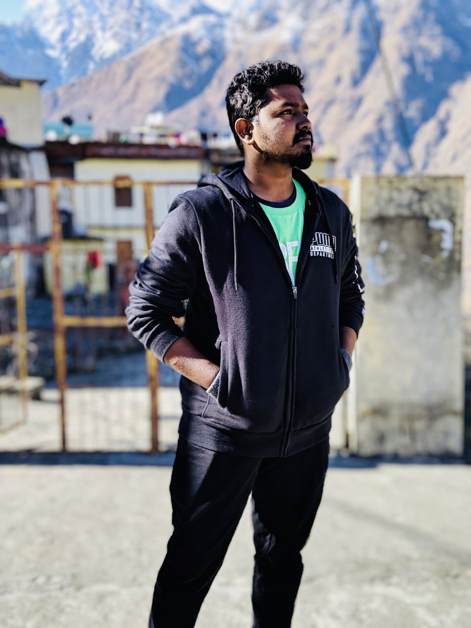 Logavignesh's profile picture