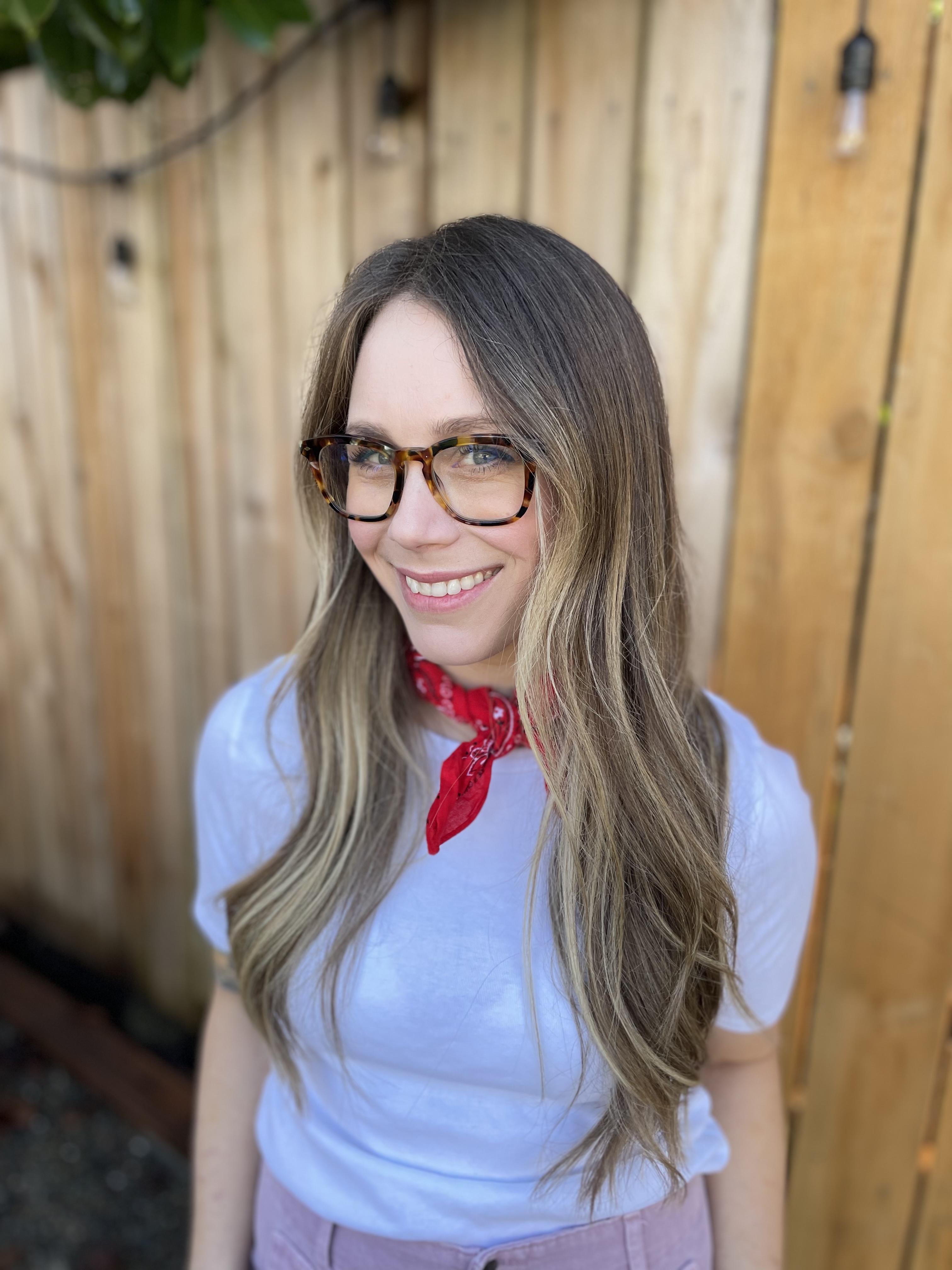 Bee &amp;amp;amp;amp;amp; Bumble's profile picture