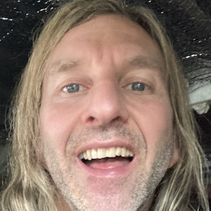 Col 3's profile picture