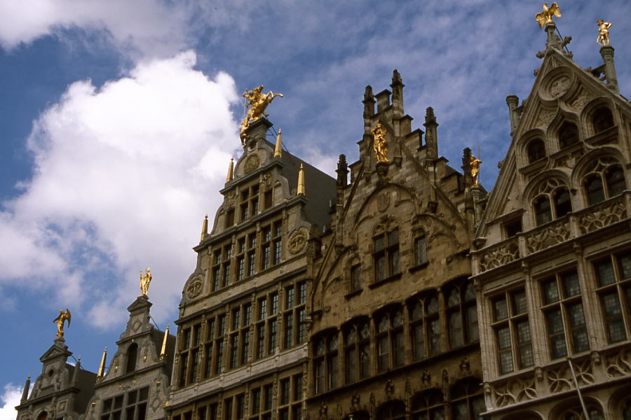 Photography by Rambis for DesignCrowd (Community Contests) | Design #9080574