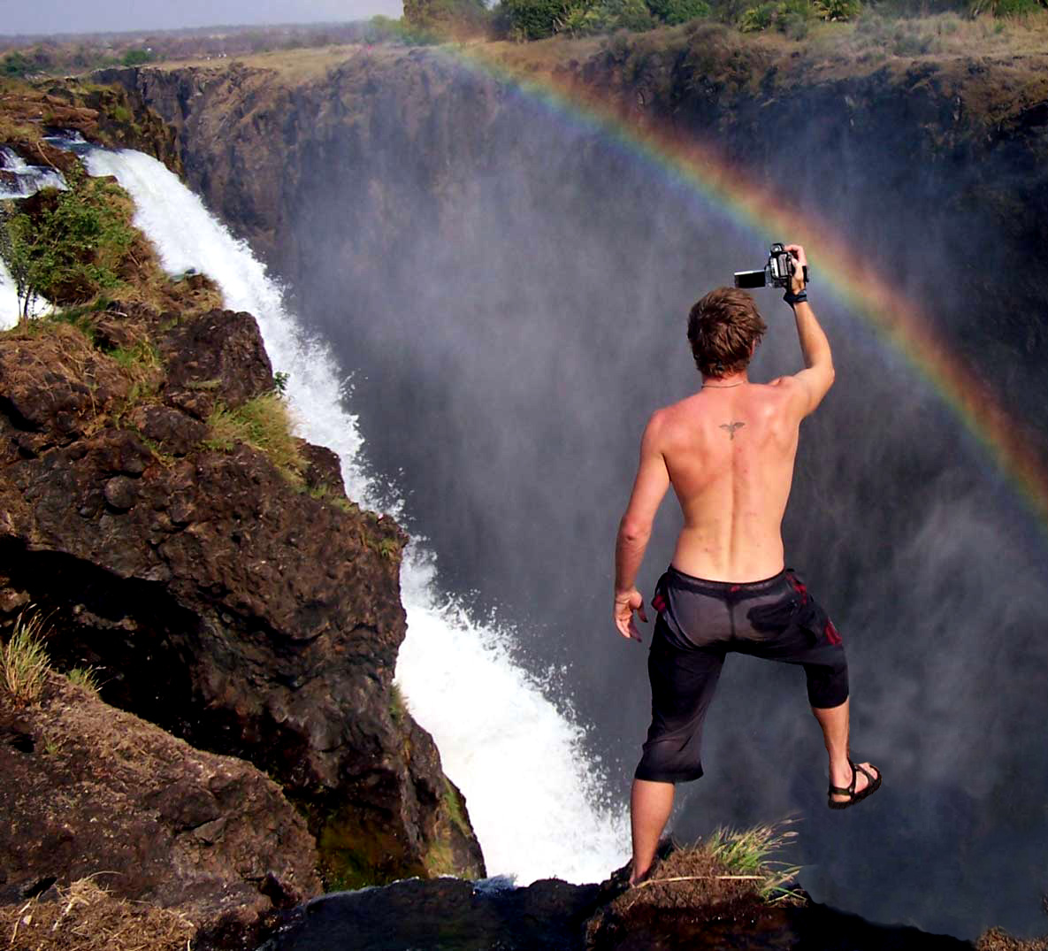 Design Photoshop par modine pour DesignCrowd (Community Contests) | Design #9062293