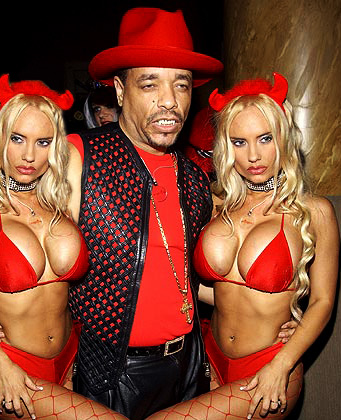 Design Photoshop par oomKoliman pour DesignCrowd (Community Contests) | Design #9062380