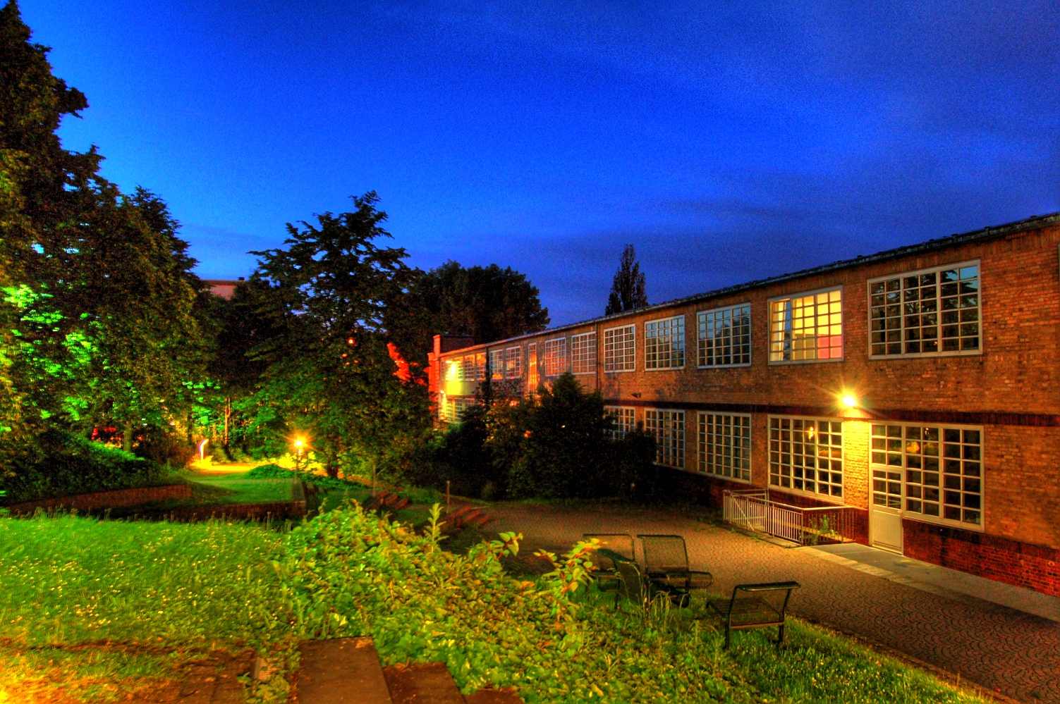 Photography by Jomatotu for DesignCrowd (Community Contests) | Design #9047179