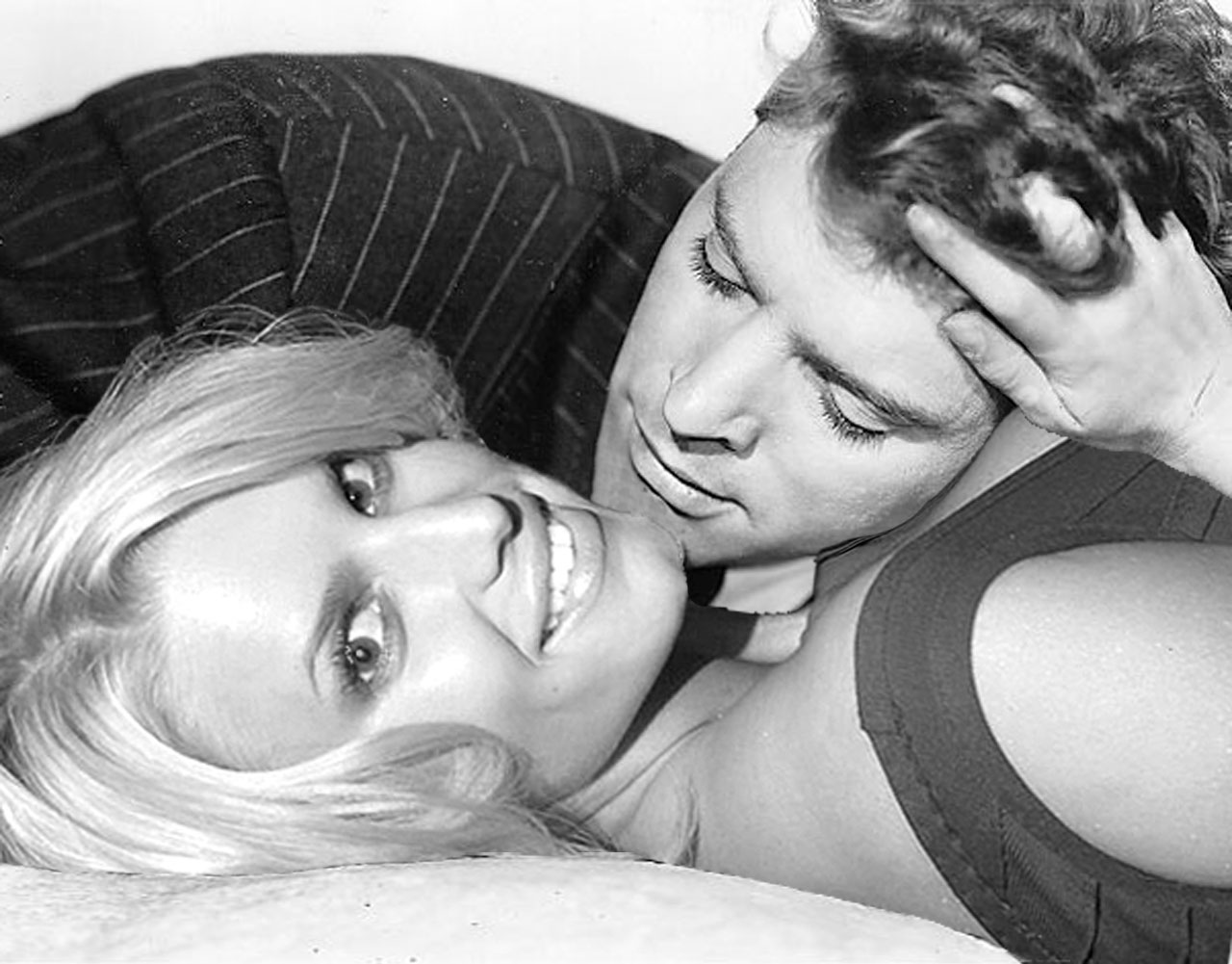 Photoshop-Design von penyworlod für DesignCrowd (Community Contests) | Design #9026510