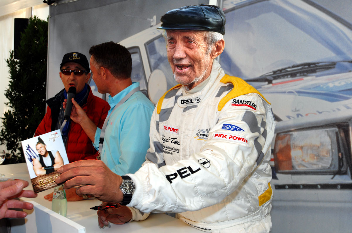 Design Photoshop par underworth pour DesignCrowd (Community Contests) | Design #9024445