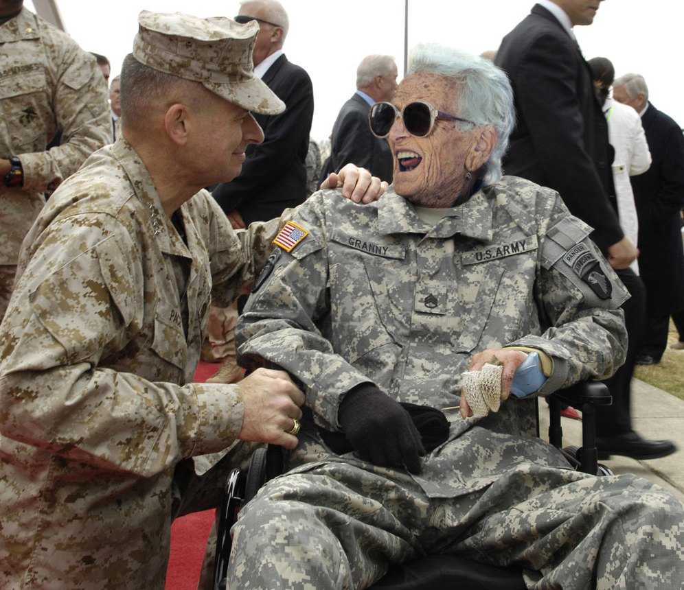 Photoshop-Design von cleareyes für DesignCrowd (Community Contests) | Design #9024407