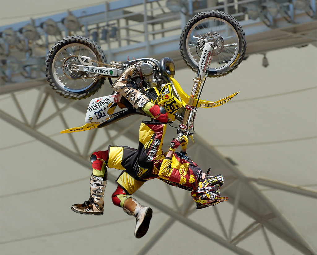 Diseño de Photoshop por BuGPublications para DesignCrowd (Community Contests) | Diseño #9002184