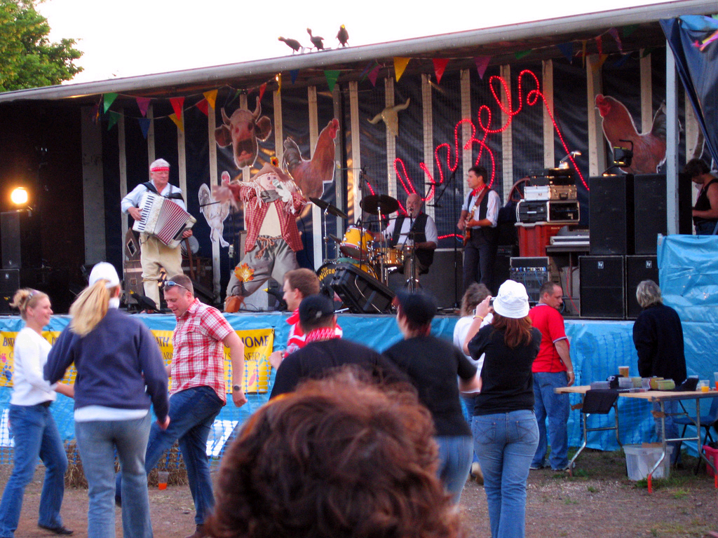 Diseño de Photoshop por jevon99 para DesignCrowd (Community Contests) | Diseño #8985426