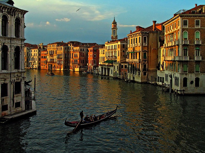 Photography by Belliswise for DesignCrowd (Community Contests) | Design #8964317