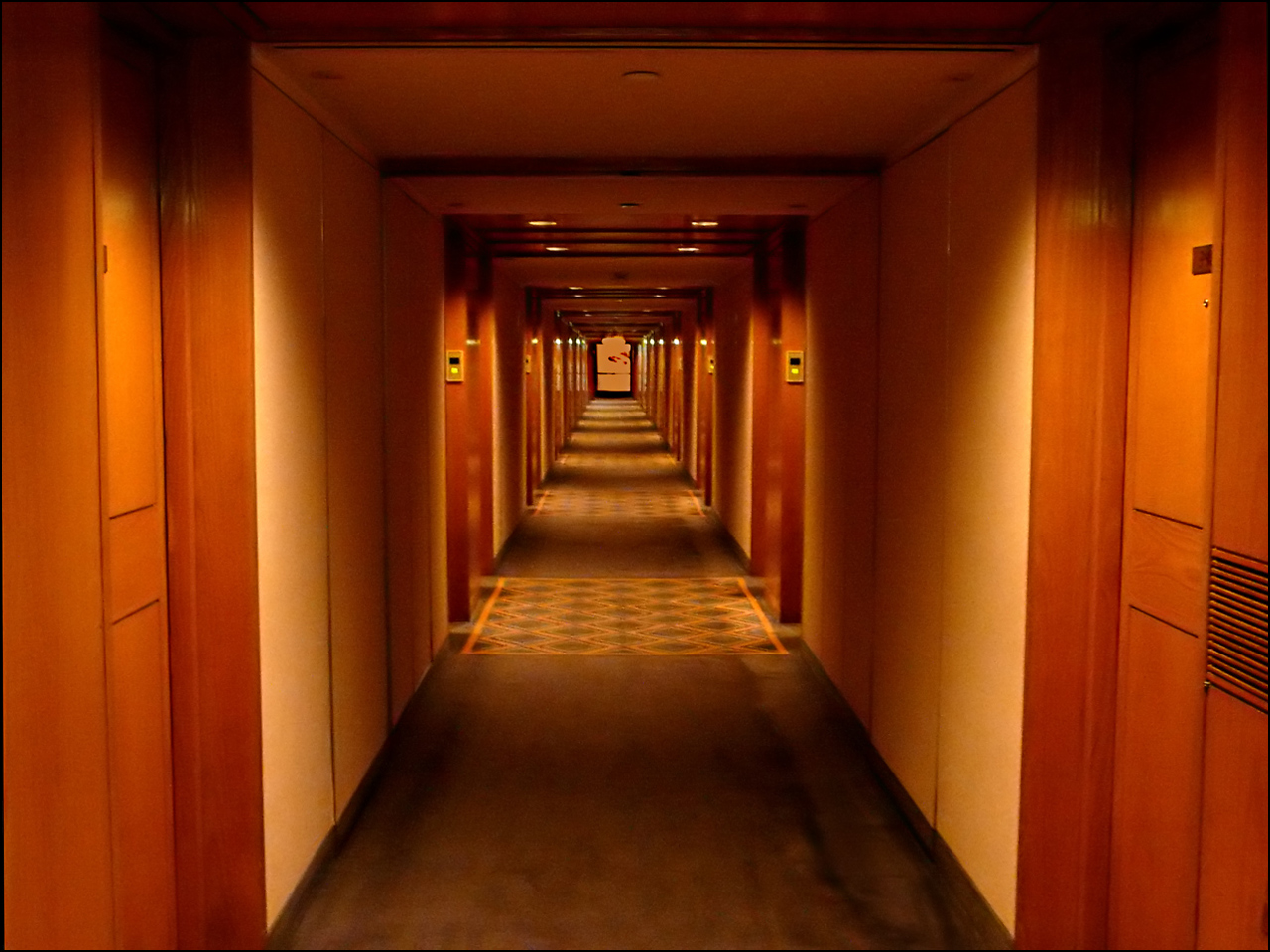 Fotografie von sgatanstu für DesignCrowd (Community Contests) | Design #8936823