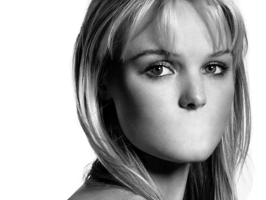 Photoshop Design by Takes2Hands2 for DesignCrowd (Community Contests) | Design #8941327