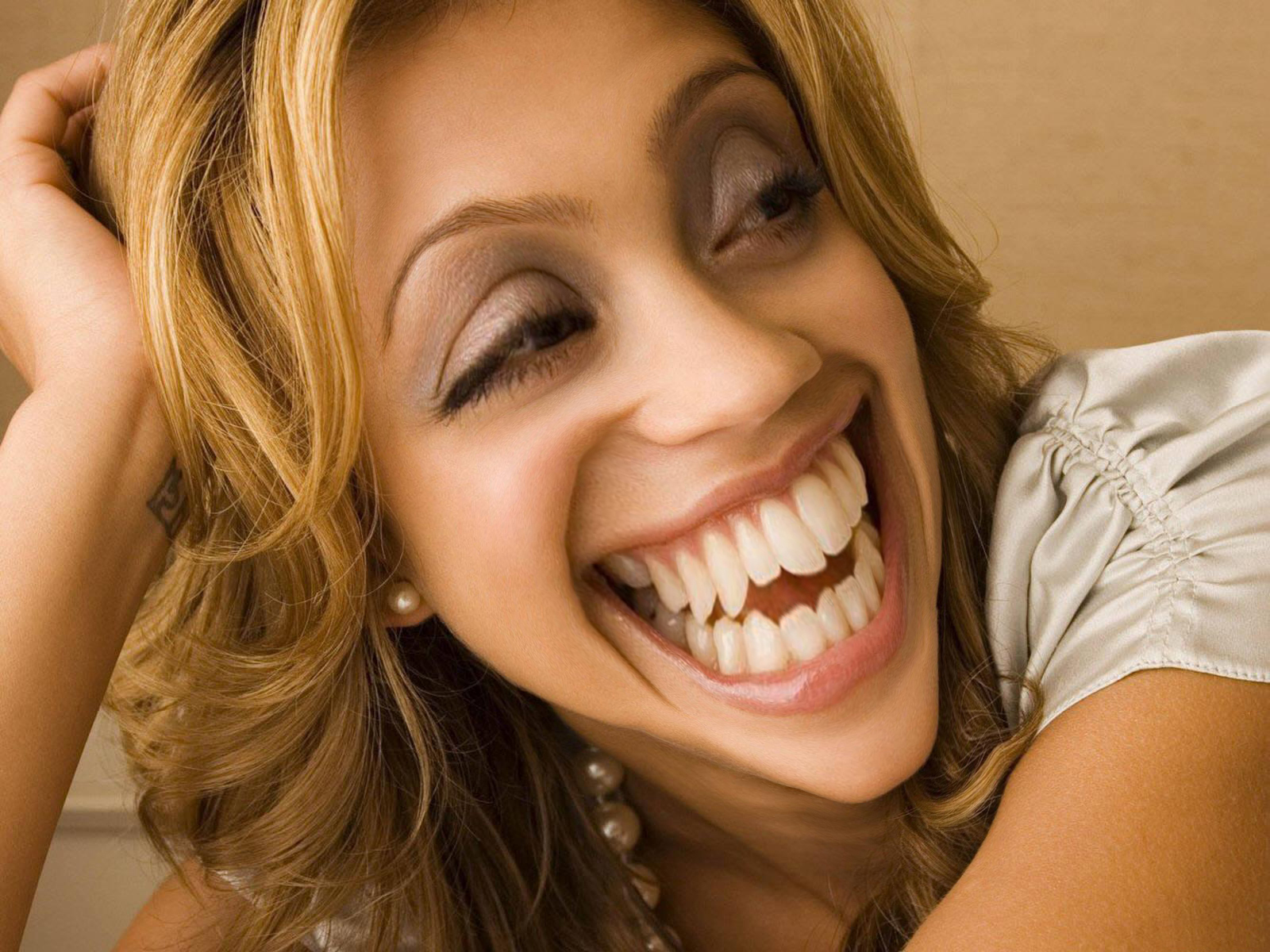 Photoshop Design by Nyraxx for DesignCrowd (Community Contests) | Design #8937487