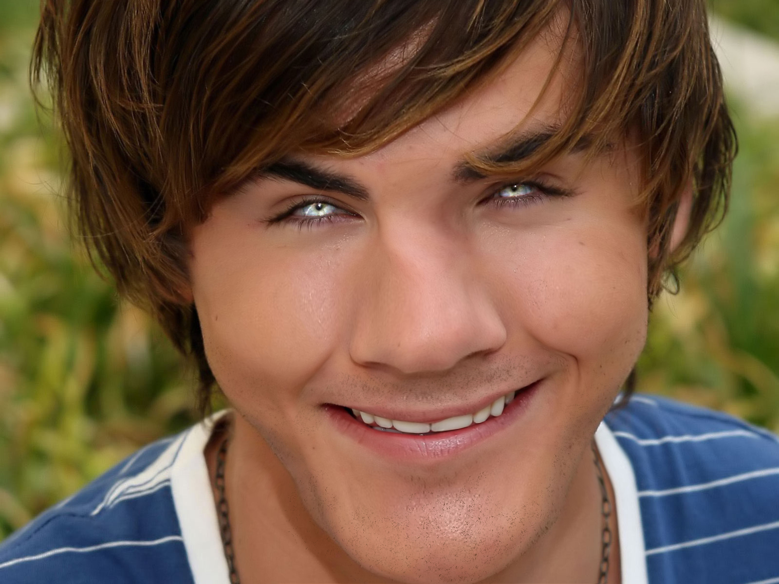 Photoshop Design by koukonoufa for DesignCrowd (Community Contests) | Design #8937706