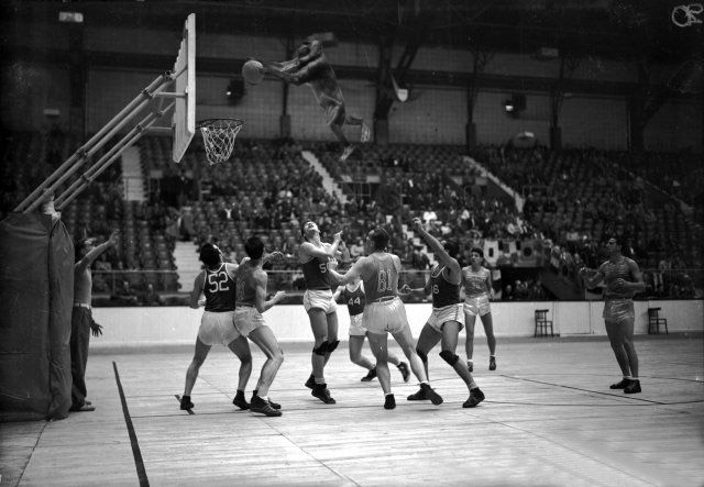 Design Photoshop par ThaDux pour DesignCrowd (Community Contests) | Design #9124443