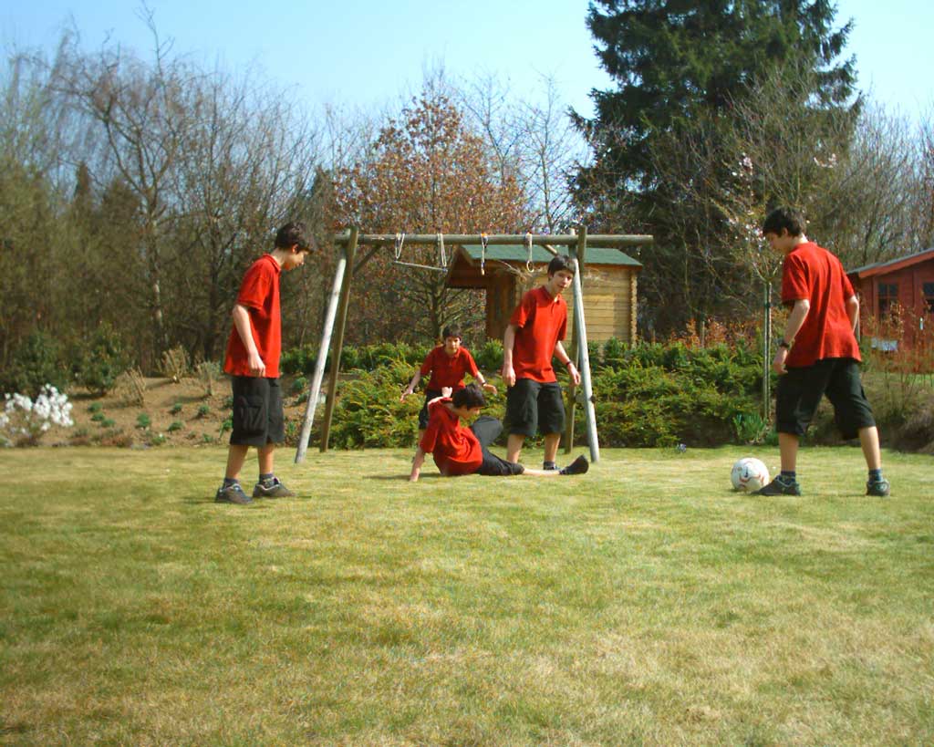 Photoshop Design by artozz for DesignCrowd (Community Contests) | Design #9139862